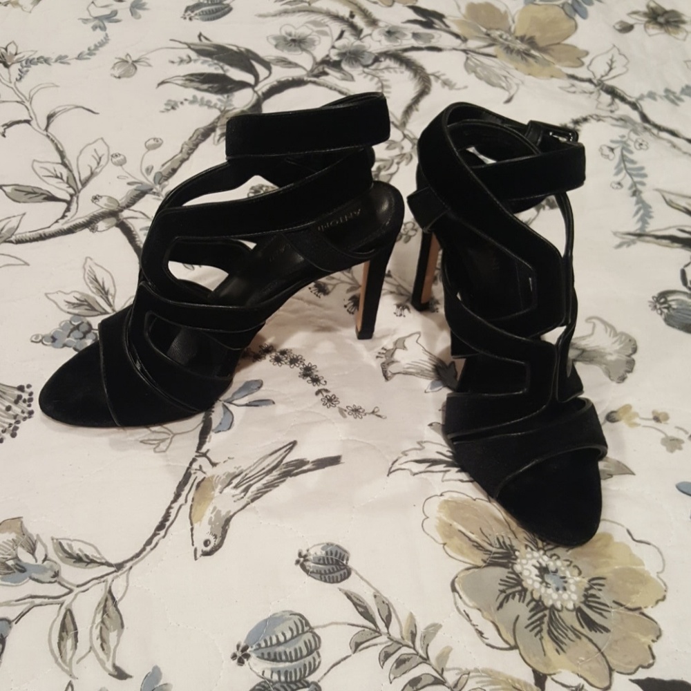 Antonio Minnelli Black Velvet heels - Picture 3 of 4